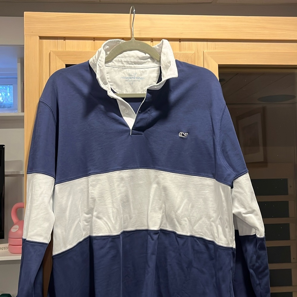 Vineyard Vines Men’s size Large rugby shirt